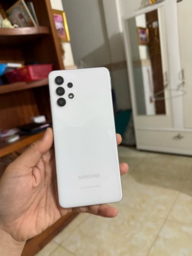 Sell A32 ram4+4g rom64g Korea Sim1 98%