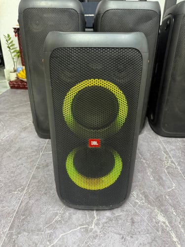 Sell JBL Party box100 នៅស្អាតថ្មកាន់សំឡេងល្អ