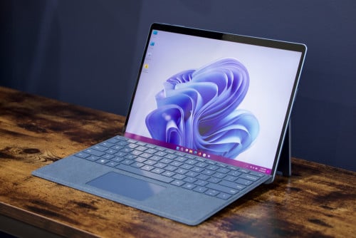 Surface Pro 9  Core i7/32GB/1TB/12.5 inches