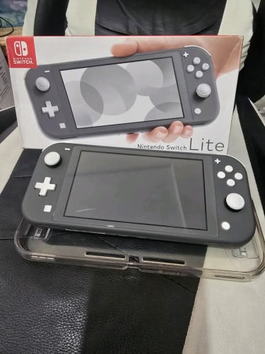 Switch lite No JB នៅស្អាតដូចថ្មីមានប្រអប់គ្រឿងមួយឈុត