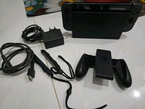 Switch V1 No JB នៅស្អាតដូចថ្មីមានគ្រឿងមួយឈុត