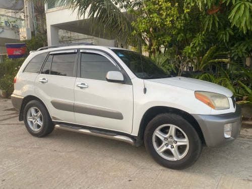 TOYOTA RAV4-L01-P1-ឡាន​នៅផ្ទះ​