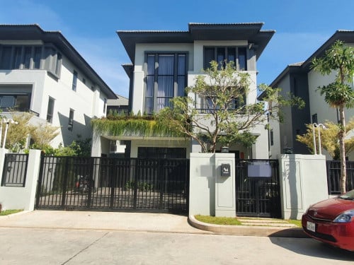 Villa  for RENT  ! • Location: Borey Chip Mong land 60m AEon3 Mall