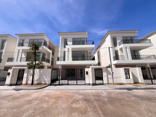 Villa  for RENT  ! • Location: Borey Peng Huoth 50m AEon3 Mall