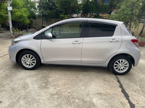 Vitz 2012 Purple Full Option