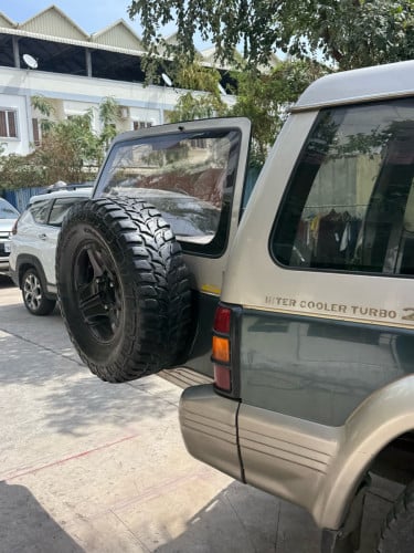 ឡានជិះធម្មតានៅស្អាត គ្រឿនសុីននៅទាំងអស់ លក់ប្រញ៉ាប់