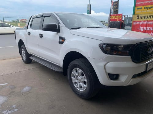 មានសេវាកម្មជួលឡានគ្រប់ប្រភេទ