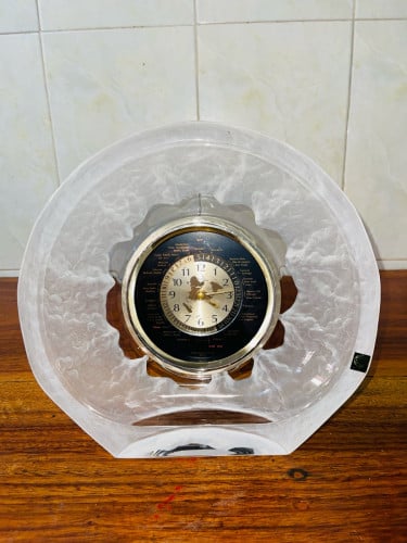 នាឡិការលើតុ ជប៉ុន