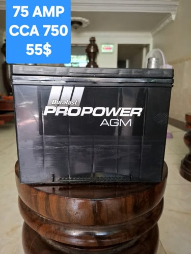 អាគុយមួយតឹកក្បាលឡានហ្ស៊ីន