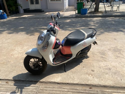 លក់ម៉ូតូជិៈផ្ទាល់ 022 smart key (អត់)