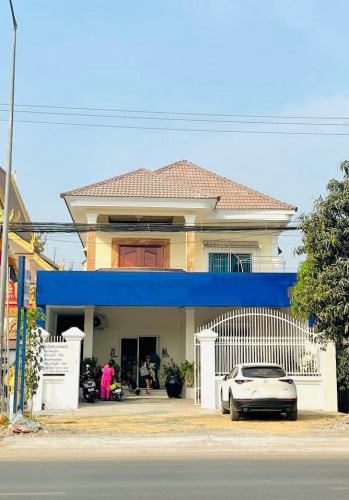 ផ្ទះអាជីវកម្មសម្រាប់លក់ លើផ្លូវធំផ្លូវជាតិលេខ1