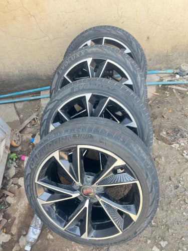 យ៉ាន់លេង 225 45 R18