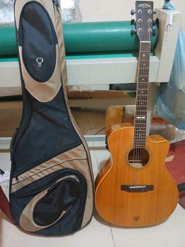 ហ្គីតាកូរ៉េ ថ្មី98%