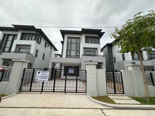 វីឡាឃ្វីនAសម្រាប់លក់ នៅបុរីជីបម៉ុងដឹផាកលែន ផ្លូវឯ.ឧ ជាសុផារ៉ា(៥៩៨)