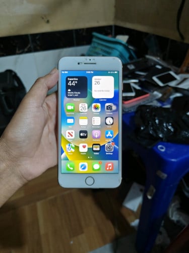 លក់iPhone 8 Plus ស្អាតណាស់