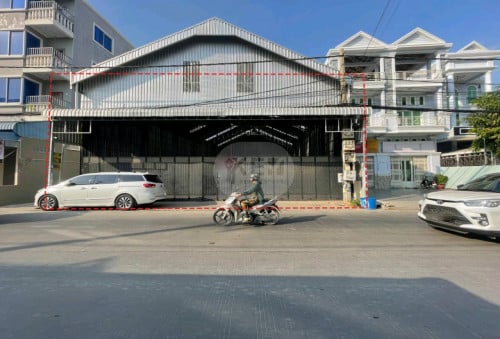ឃ្លាំងសម្រាប់ជួល / Warehouse for Rent
