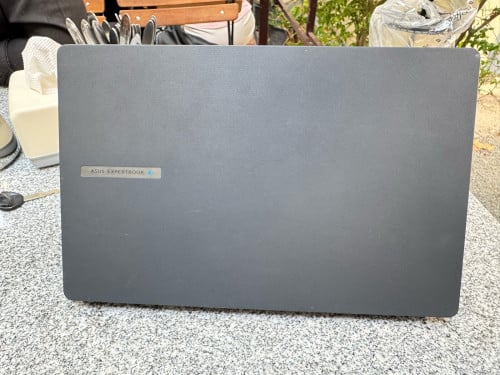 Asus Expertbook 2025