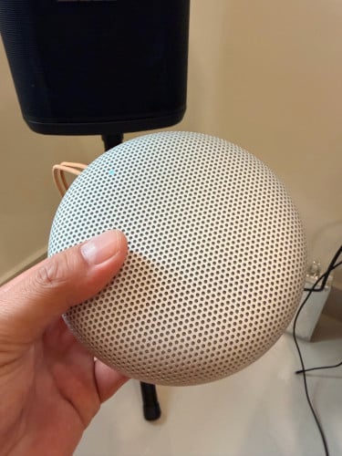 B&O A1 Gen2 ថ្មី99.999% សាកថ្មមួយដង​ ប្រេីបានមួយដង