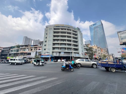 Building For Rent- Daun Penh