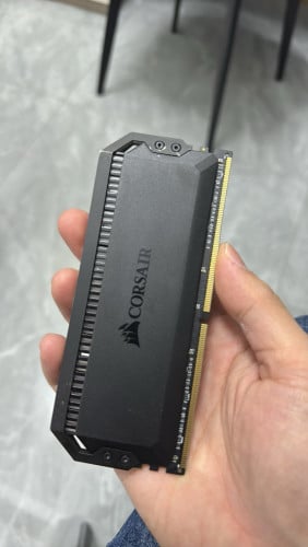 Corsair  DDR4 3200MB, 16GB