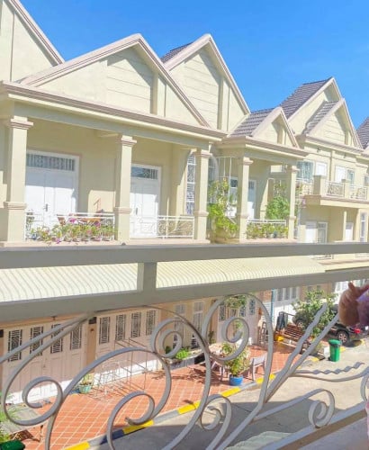 flat house at borey MK 93000$