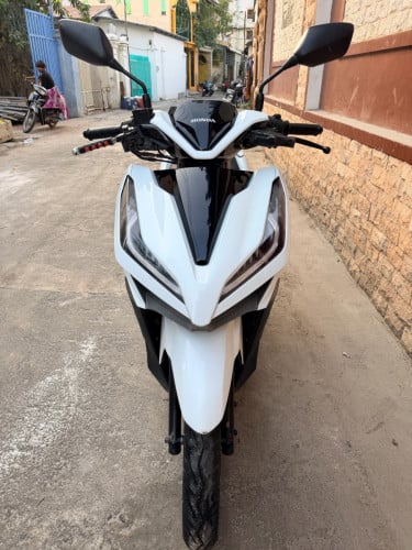 Honda Click 2019 មានពន្ធកាតគ្រីត្រឹមត្រូវ ម៉ាសុីនតាន់ ទឹកថ្នាំសុីនមួយជុំ ប្រព័ន្ធភ្លេីងគ្រប់