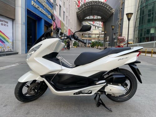 Honda Pcx125cc 2015 ជប៉ុនសុទ្ធ New98%មានពន្ធកាតគ្រីស្លាកលេខ