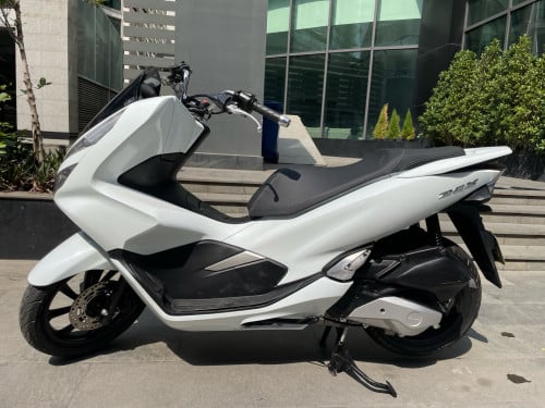 Honda Pcx150cc 2018 ស្មាតឃី New98%មានពន្ធកាតគ្រីស្លាកលេខ