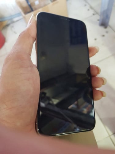 Iphone xs max ស 256GB តម្លៃ 100$ គត់ ស្ទើរថ្ម