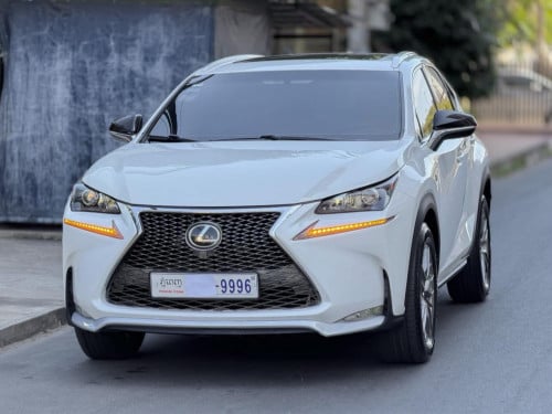 Lexus NX200T 2015 🆙 F sport 4ប៊ូតុង ប៉ុង1 ក្នុងឆឺរី Wireless Charging ៦ម៉ឺនម៉ាយហ្សុីន ។