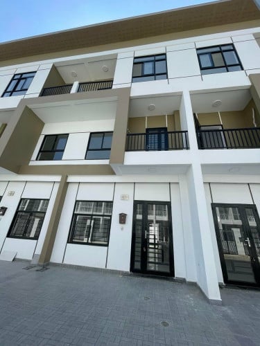 Link villa for rent at national 3