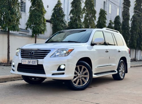 LX-570 - ឆ្នាំ​ . 2011 . ហ្វូល ម្ចាស់ដើមផ្ទាល់