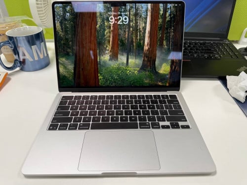 MacBook Air 2025 M4 (Silver) in Warrenty