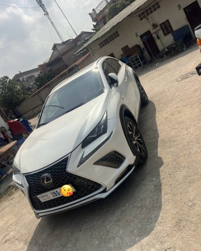 NX200Tឆ្នាំ2015ម្ចាស់ដេីមលក់31200$