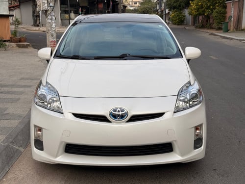Prius 2010 option 4 solar JBL yellow inside