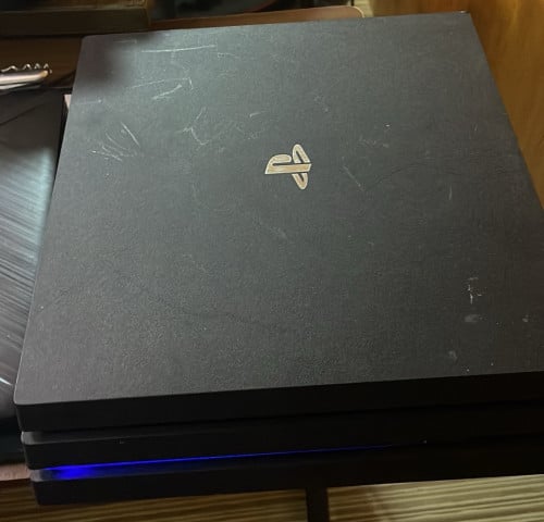 PS4 Pro 1TB ប្រញាប់លក់