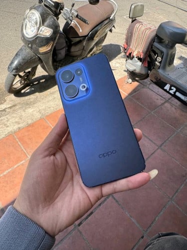 Reno 13 5g 12-255G ស្ទើរតួរ ស្រាំខ្នងកែងខាងលើដូចរូប