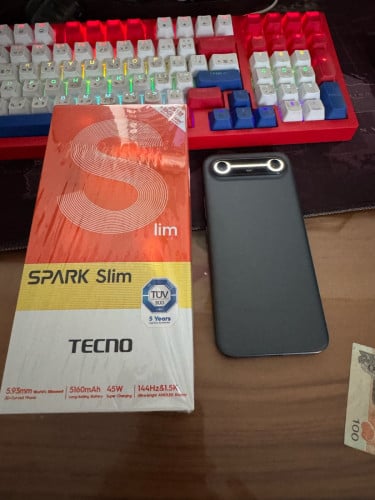 Techno Spark slim 99%