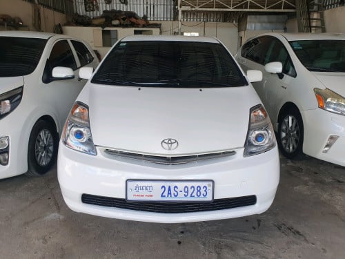 Toyota prius half full ប្រភេទឡានស្អាត
