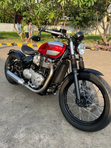 Triumph bobber 1200cc