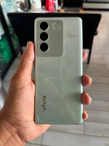 Vivo V27 8g/256g (វៃដូរបាន)👉$210