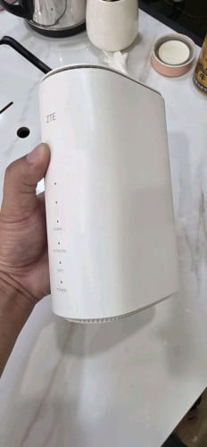 ZTE 中兴通讯 5G Router Wifi