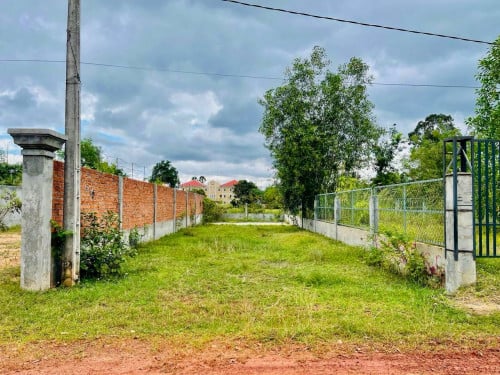 ដីក្នុងតំបន់សក្តានុពល មានប្រជាជនរស់នៅជុំវិញ