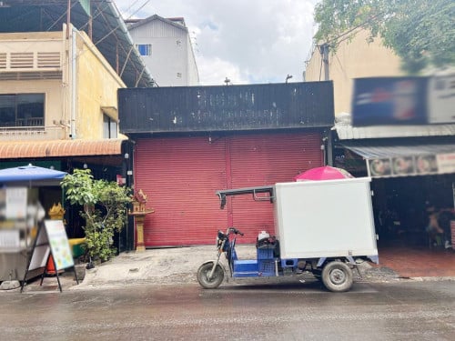 ផ្ទះអាជីវកម្មជាន់ផ្ទាល់ដី សម្រាប់ជួល  នៅទួលទំពូង