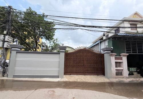 ដីកែងលក់នៅជិតផ្សារតាំងកសាំ