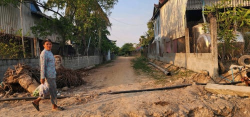 ដីលក់