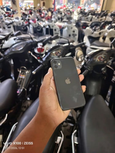 លក់ 11 LL 64g ស្អាត98%