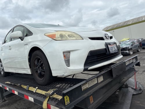 សាងមុនបើកទូរ 2015 Toyota Prius 2 White Code 885752