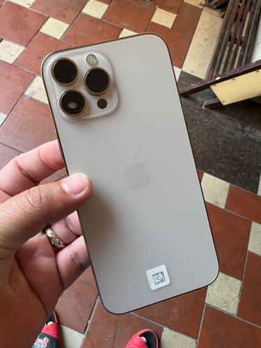 សំបកiPhone 13 Pro Max Model USA ជាប់គ្រឿងដូចរូប អត់មានcamera