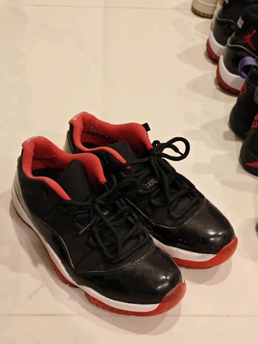 ស្បែកជើង Jordan Bred Low - size 44